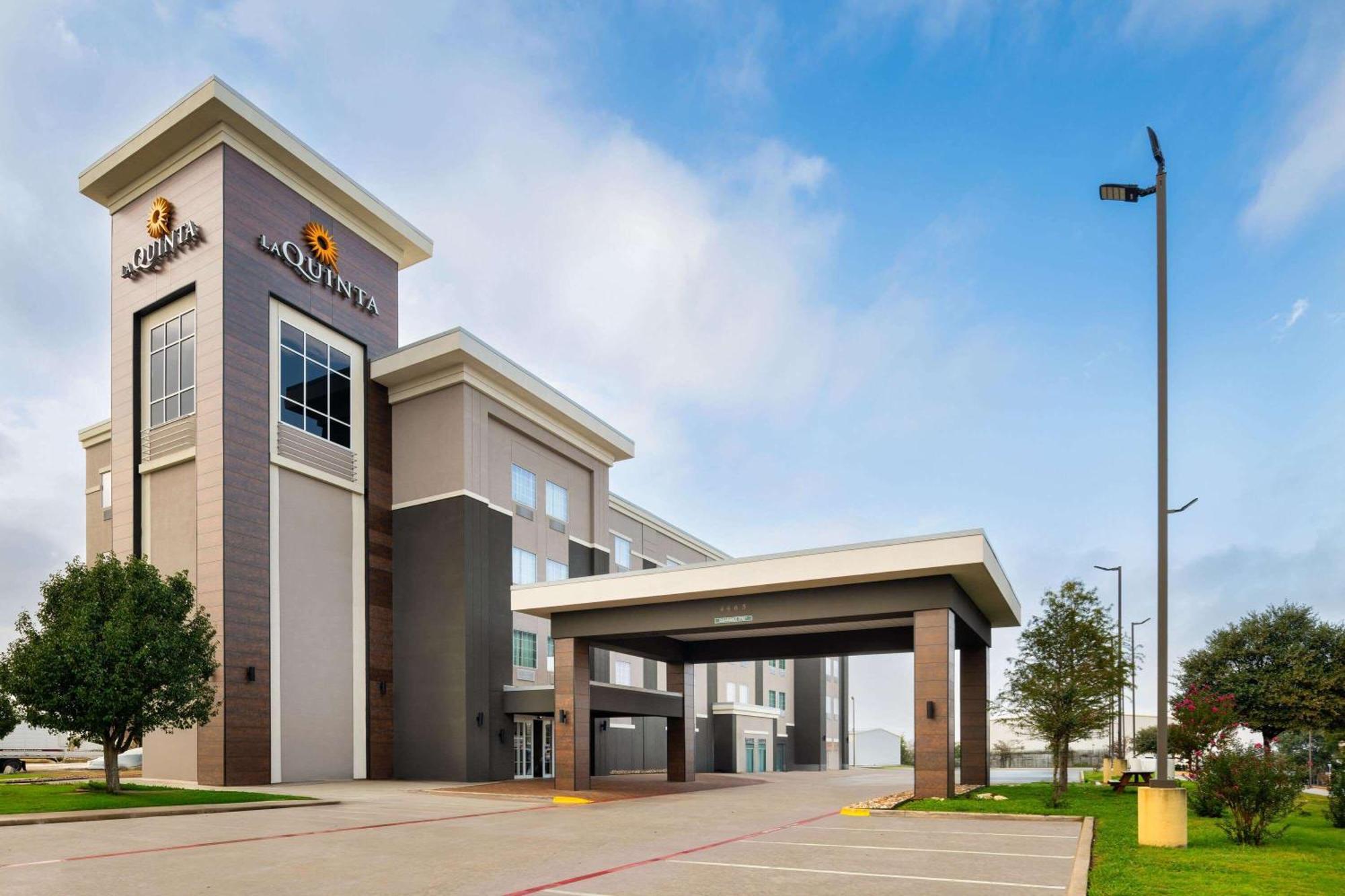 La Quinta By Wyndham Denton - University Drive Exterior foto
